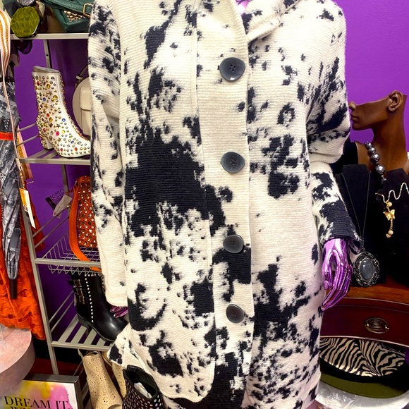 Coat - Picture 2 of 2